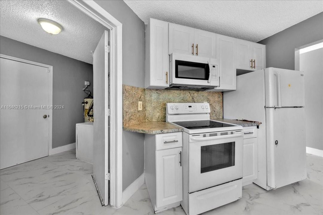 Recently Sold: $429,000 (4 beds, 2 baths, 1445 Square Feet)