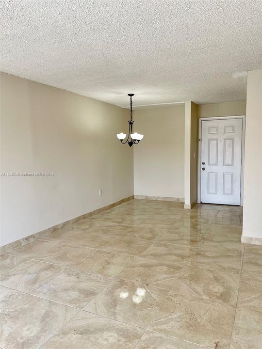 Active With Contract: $2,300 (2 beds, 2 baths, 919 Square Feet)