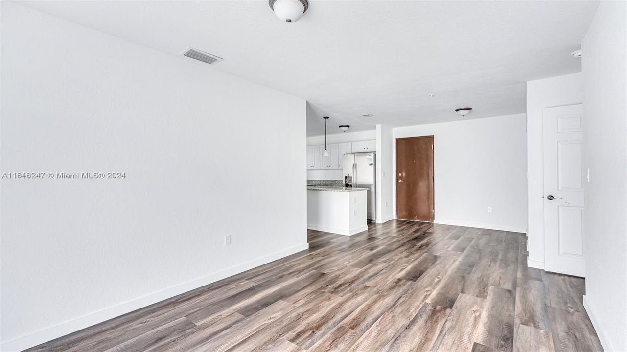 Active With Contract: $2,025 (2 beds, 2 baths, 1327 Square Feet)