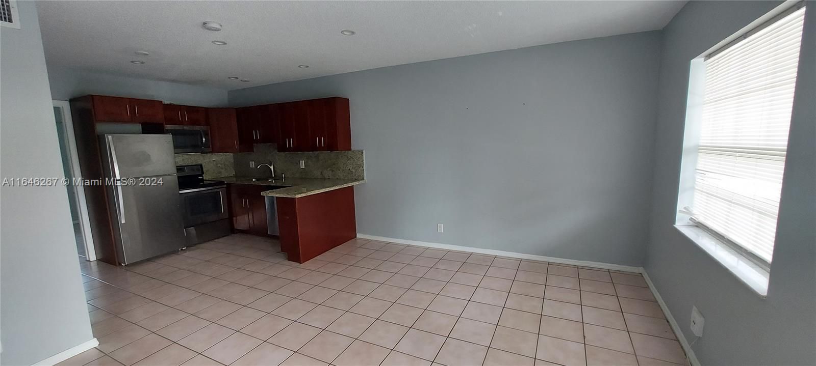 Recently Rented: $1,650 (1 beds, 1 baths, 524 Square Feet)