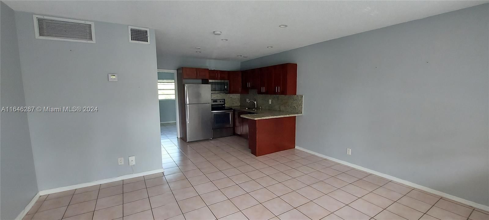 Recently Rented: $1,650 (1 beds, 1 baths, 524 Square Feet)