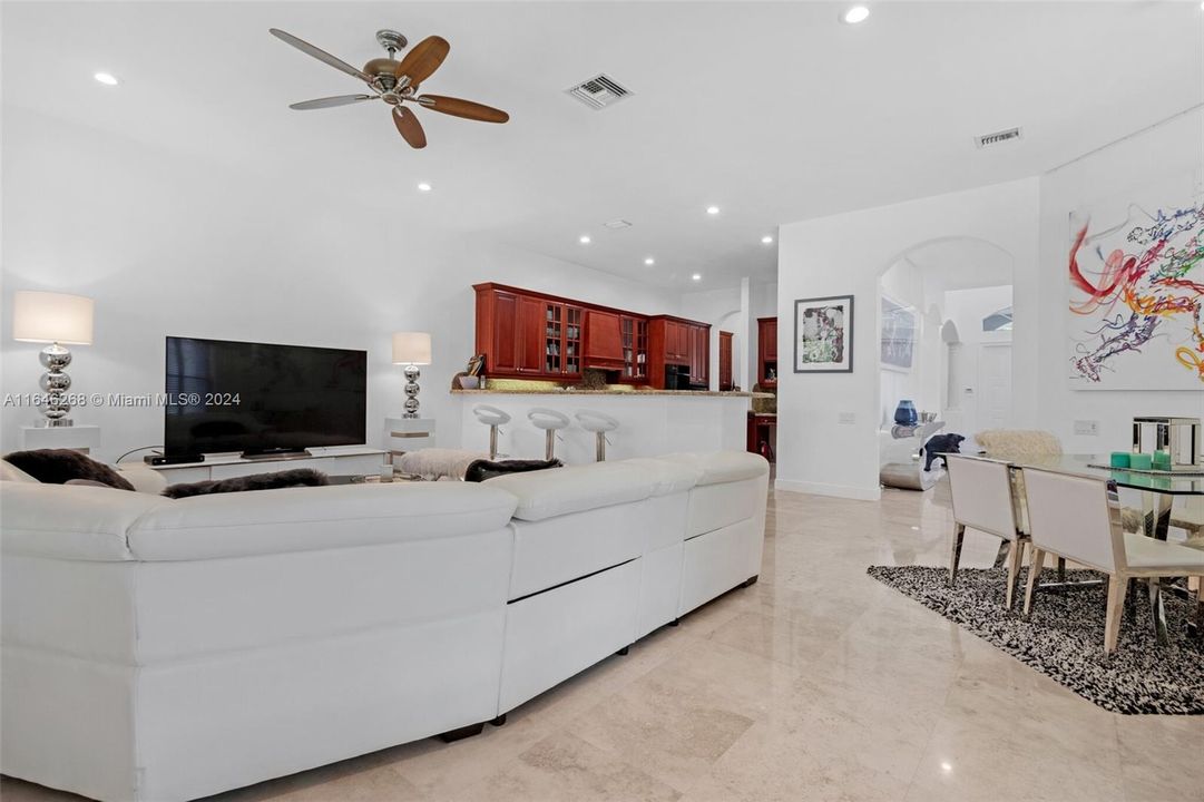 For Sale: $4,000,000 (6 beds, 5 baths, 4946 Square Feet)