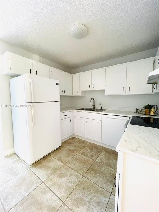 For Rent: $2,200 (3 beds, 1 baths, 1131 Square Feet)