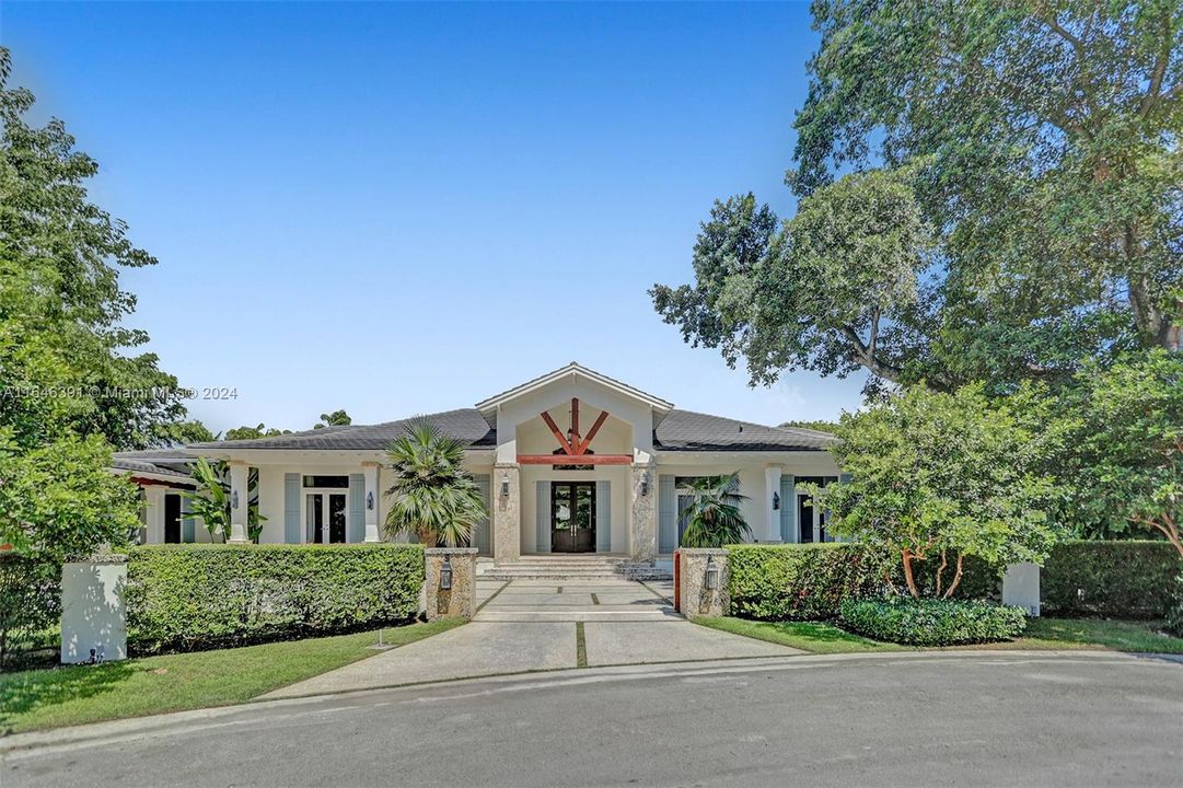 For Sale: $4,500,000 (5 beds, 4 baths, 4599 Square Feet)