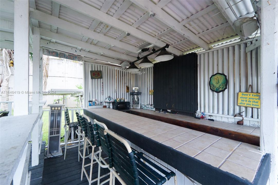 Active With Contract: $900,000 (5 beds, 3 baths, 2258 Square Feet)