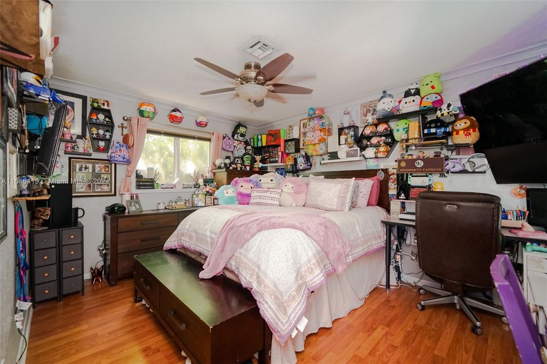 Active With Contract: $900,000 (5 beds, 3 baths, 2258 Square Feet)