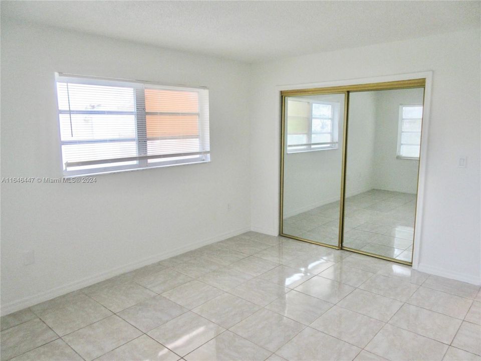 Activo con contrato: $185,000 (2 camas, 2 baños, 986 Pies cuadrados)