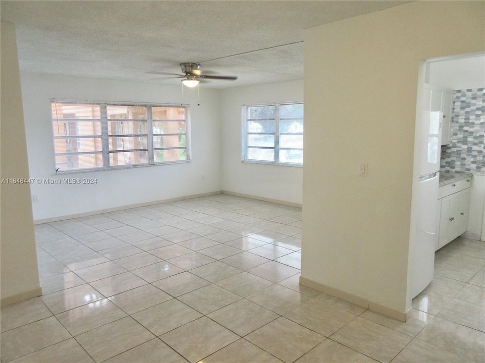 Activo con contrato: $185,000 (2 camas, 2 baños, 986 Pies cuadrados)