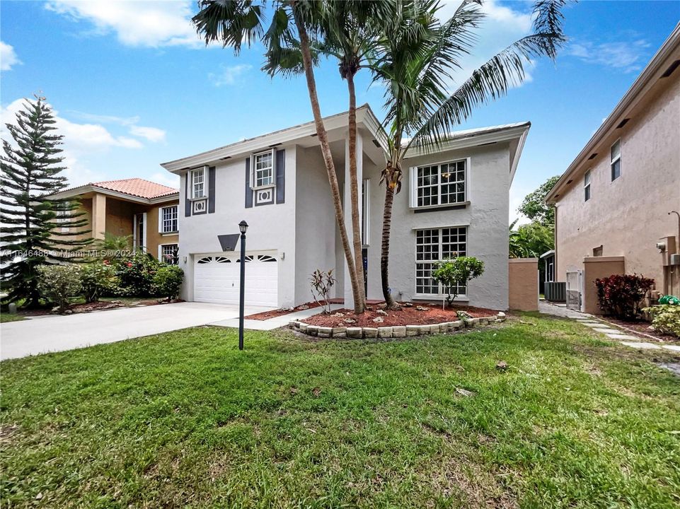 Active With Contract: $728,000 (4 beds, 2 baths, 2640 Square Feet)