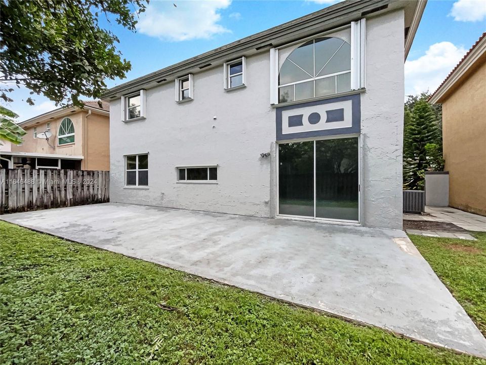 Active With Contract: $728,000 (4 beds, 2 baths, 2640 Square Feet)