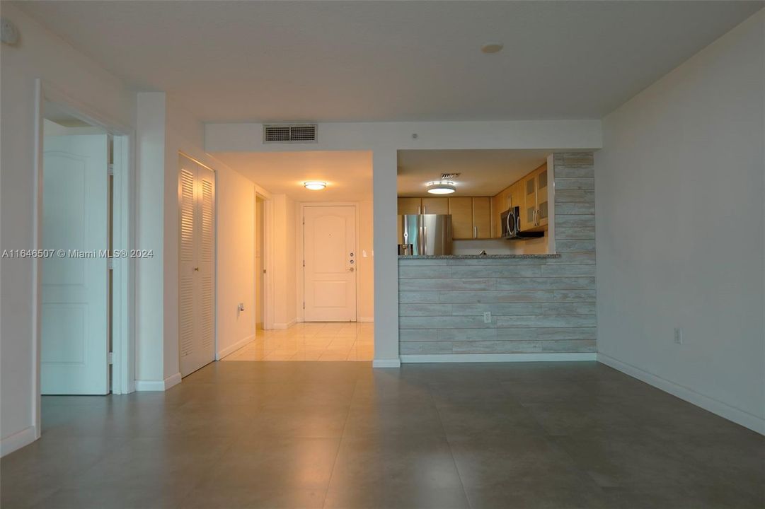 For Sale: $559,000 (1 beds, 1 baths, 791 Square Feet)