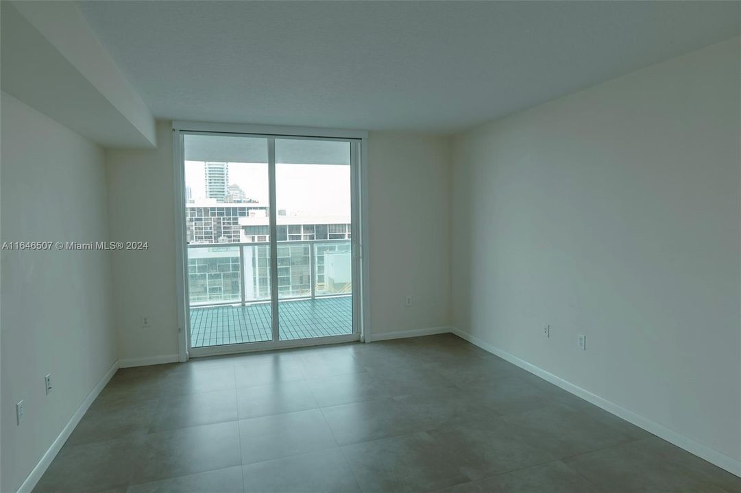 For Sale: $559,000 (1 beds, 1 baths, 791 Square Feet)