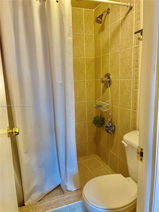 Recently Sold: $255,000 (2 beds, 2 baths, 845 Square Feet)