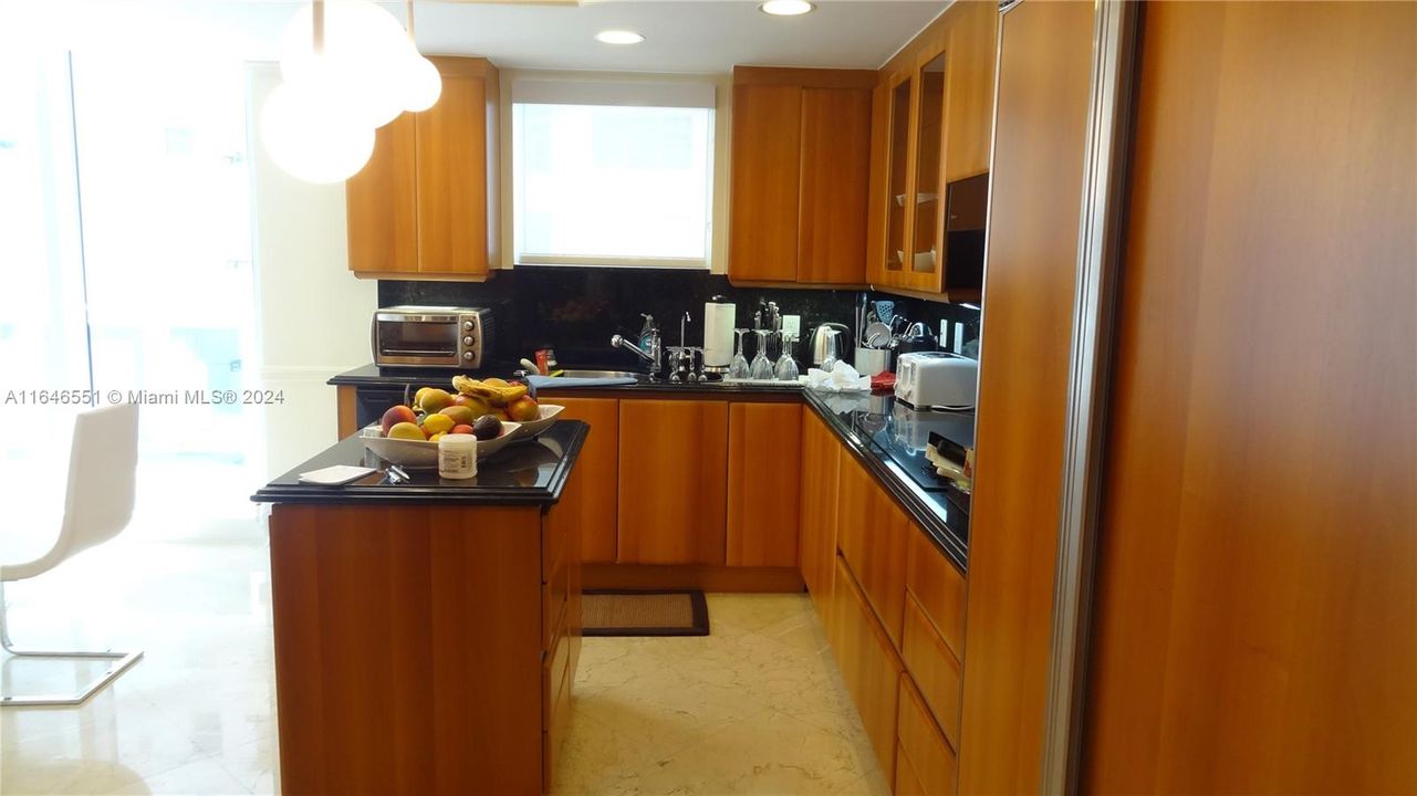 For Rent: $13,000 (2 beds, 2 baths, 1980 Square Feet)