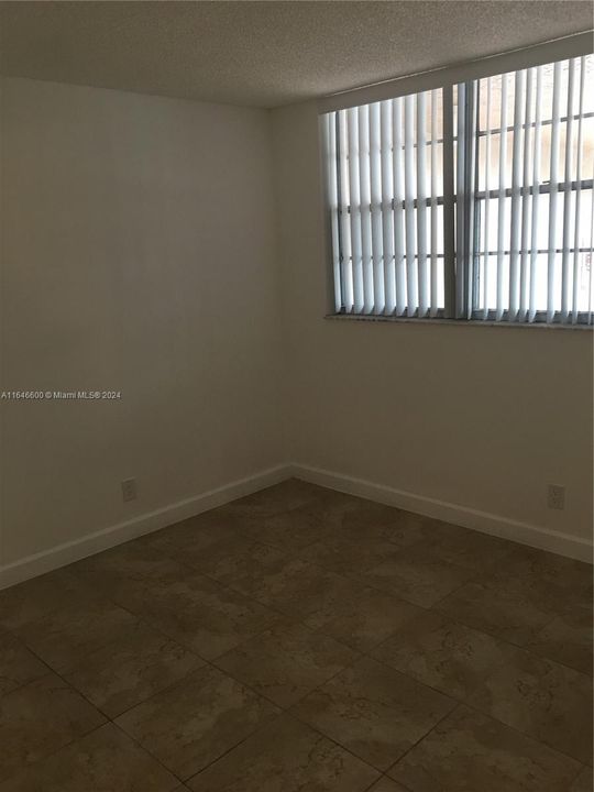 Active With Contract: $2,800 (3 beds, 2 baths, 1155 Square Feet)