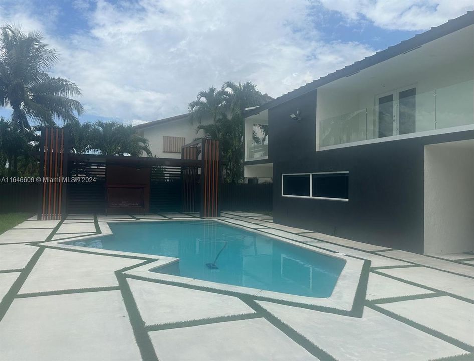 En Venta: $1,455,000 (4 camas, 3 baños, 2863 Pies cuadrados)