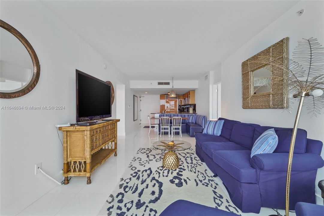 Active With Contract: $11,500 (2 beds, 2 baths, 1117 Square Feet)