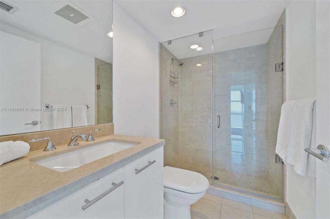 Active With Contract: $11,500 (2 beds, 2 baths, 1117 Square Feet)