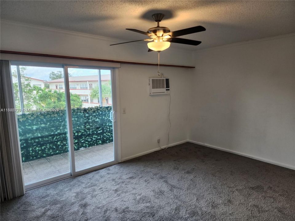 For Rent: $1,650 (1 beds, 1 baths, 720 Square Feet)