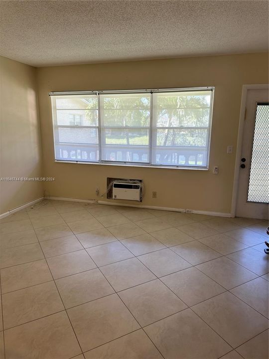 For Rent: $1,500 (1 beds, 1 baths, 585 Square Feet)