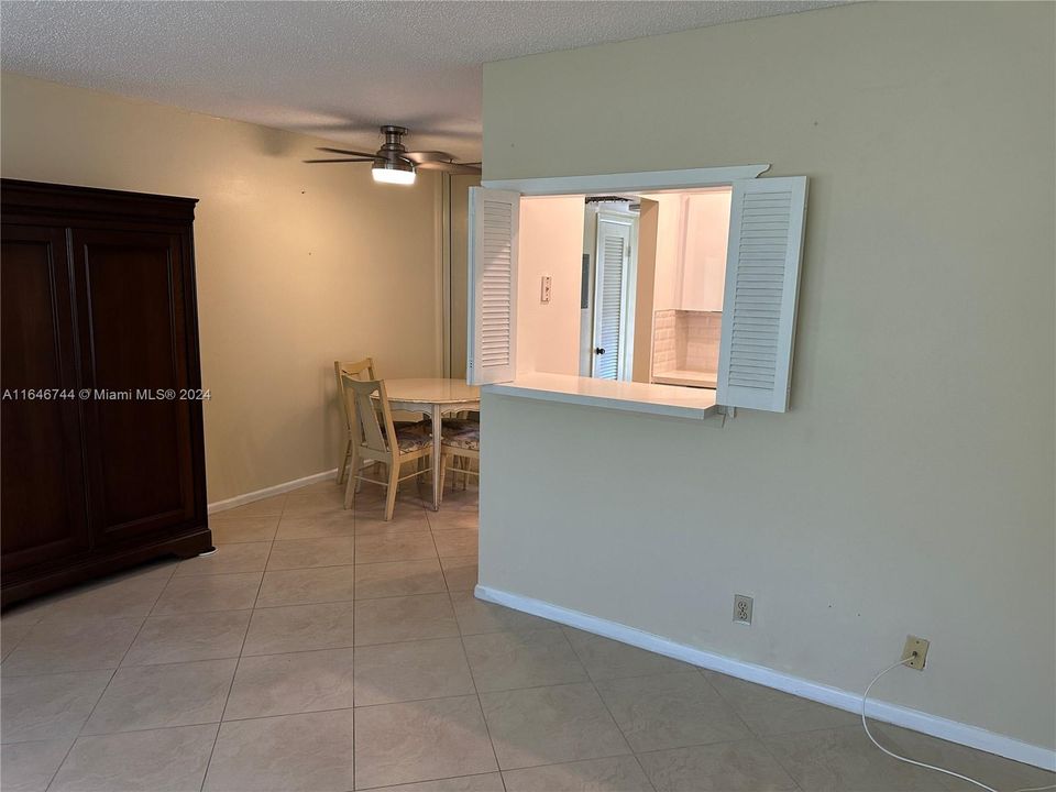 For Rent: $1,500 (1 beds, 1 baths, 585 Square Feet)