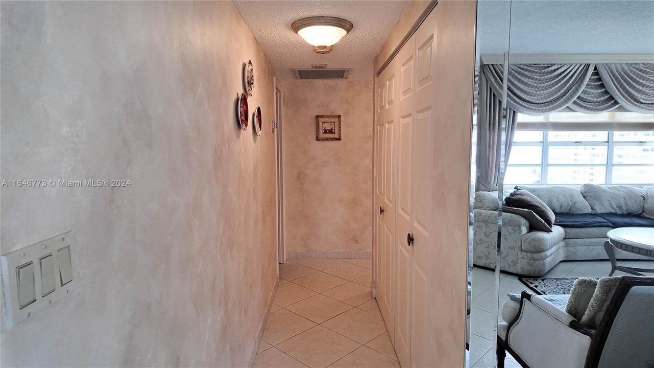 For Rent: $5,500 (2 beds, 2 baths, 1380 Square Feet)