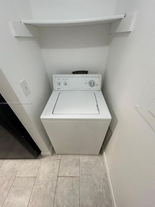 Active With Contract: $1,699 (1 beds, 1 baths, 630 Square Feet)