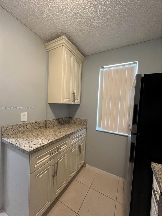 For Rent: $2,350 (3 beds, 2 baths, 1079 Square Feet)