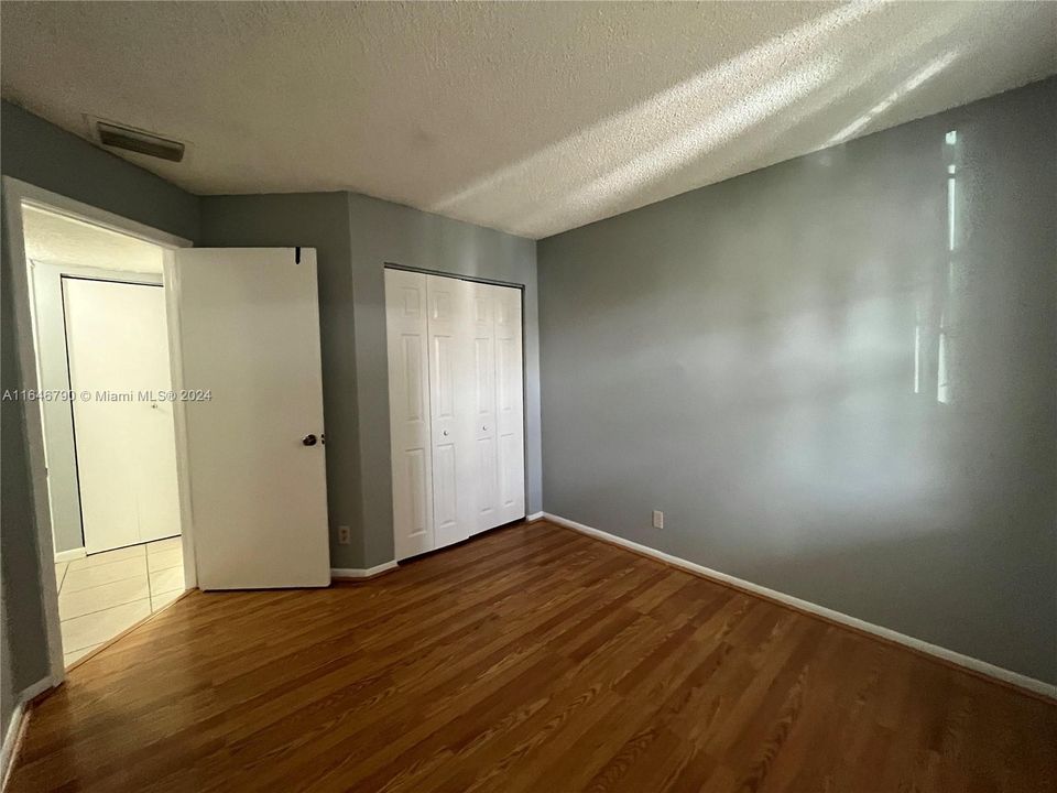 For Rent: $2,350 (3 beds, 2 baths, 1079 Square Feet)