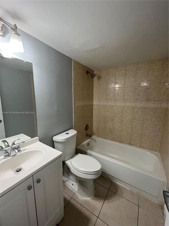 For Rent: $2,350 (3 beds, 2 baths, 1079 Square Feet)