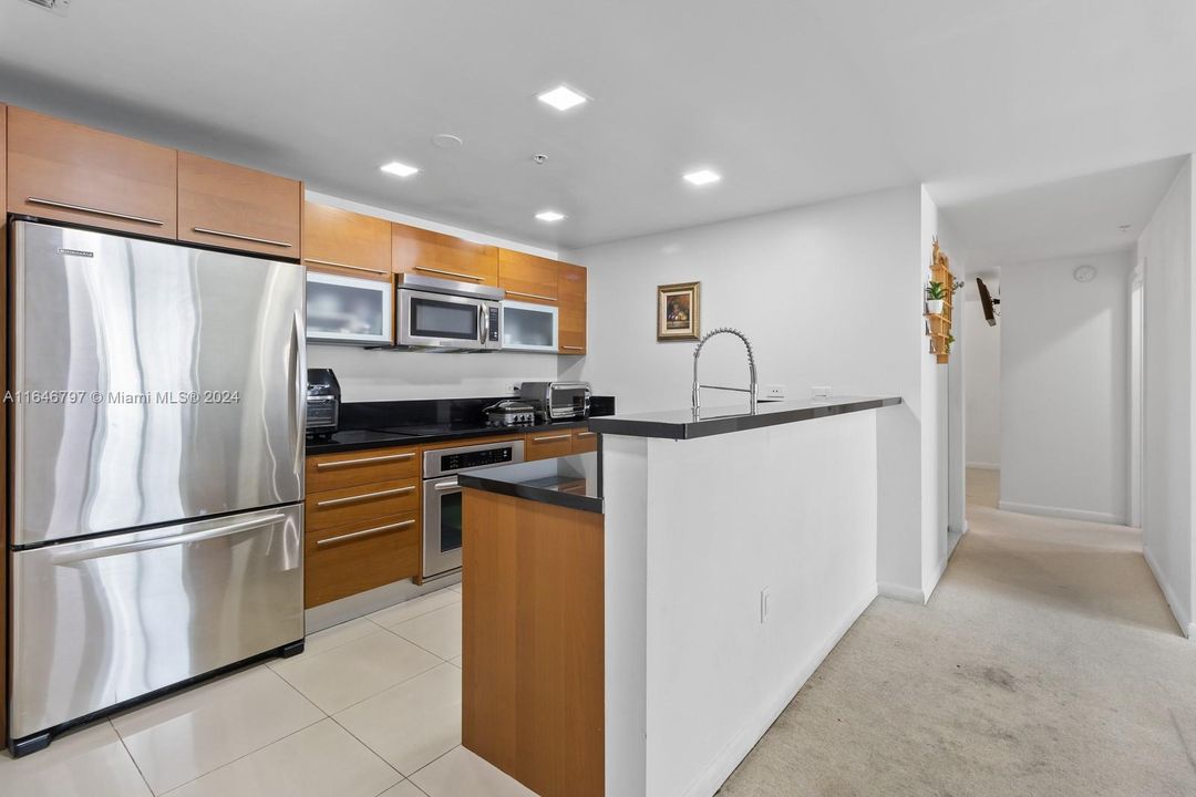 For Sale: $469,000 (2 beds, 2 baths, 1140 Square Feet)