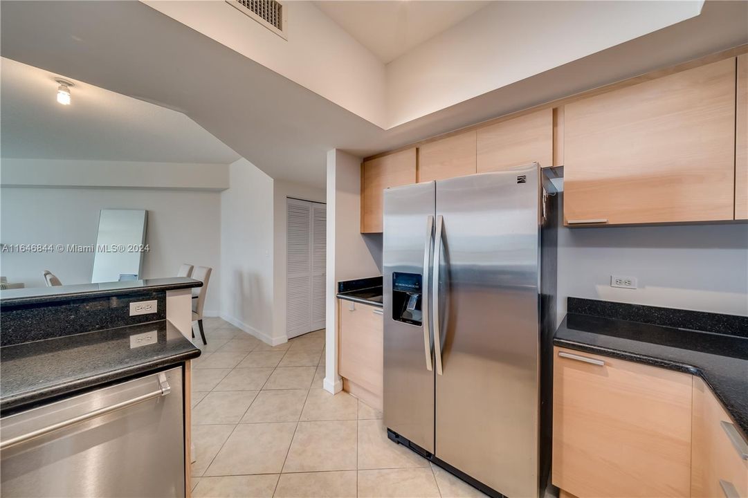 For Sale: $340,000 (2 beds, 1 baths, 1115 Square Feet)