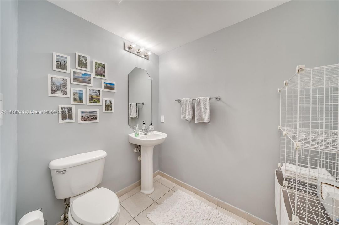 For Sale: $340,000 (2 beds, 1 baths, 1115 Square Feet)