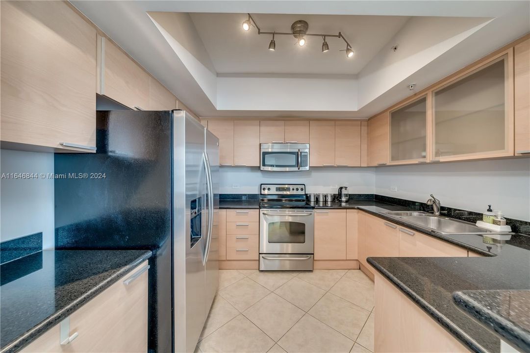 For Sale: $340,000 (2 beds, 1 baths, 1115 Square Feet)