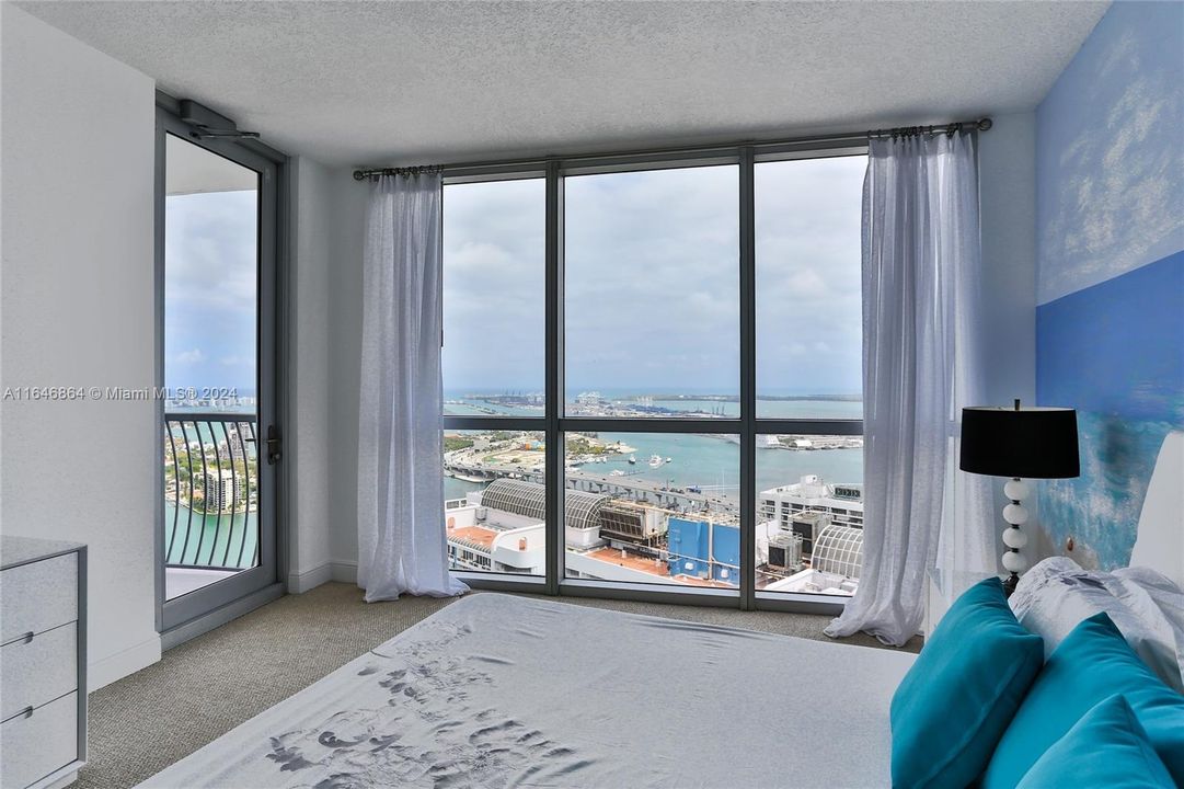 Recently Rented: $3,900 (2 beds, 2 baths, 1048 Square Feet)