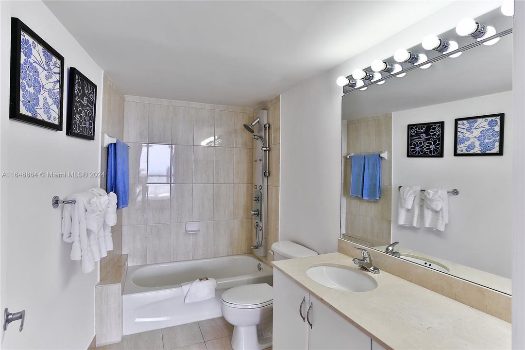 Recently Rented: $3,900 (2 beds, 2 baths, 1048 Square Feet)