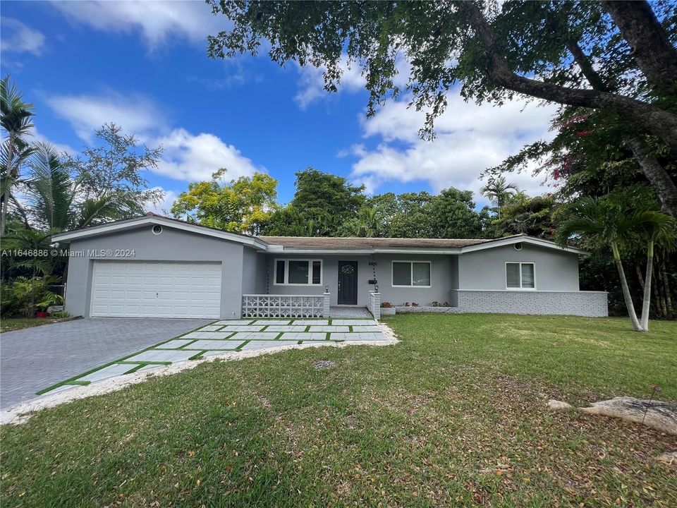 Active With Contract: $4,750 (3 beds, 2 baths, 1720 Square Feet)