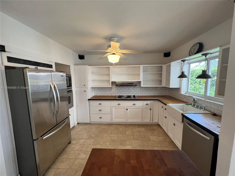 Active With Contract: $4,750 (3 beds, 2 baths, 1720 Square Feet)