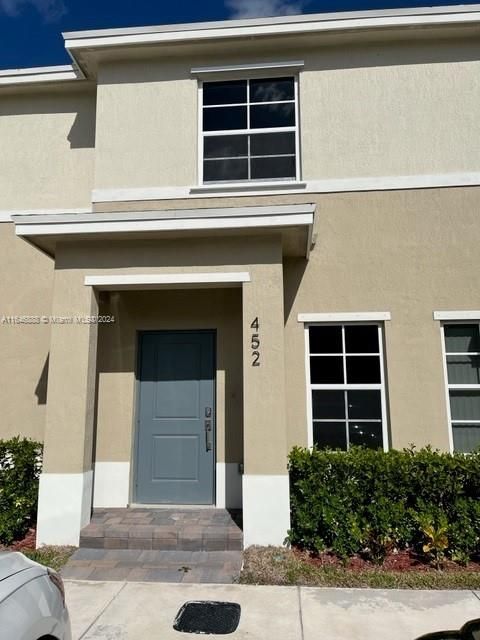 Active With Contract: $2,350 (2 beds, 2 baths, 1208 Square Feet)