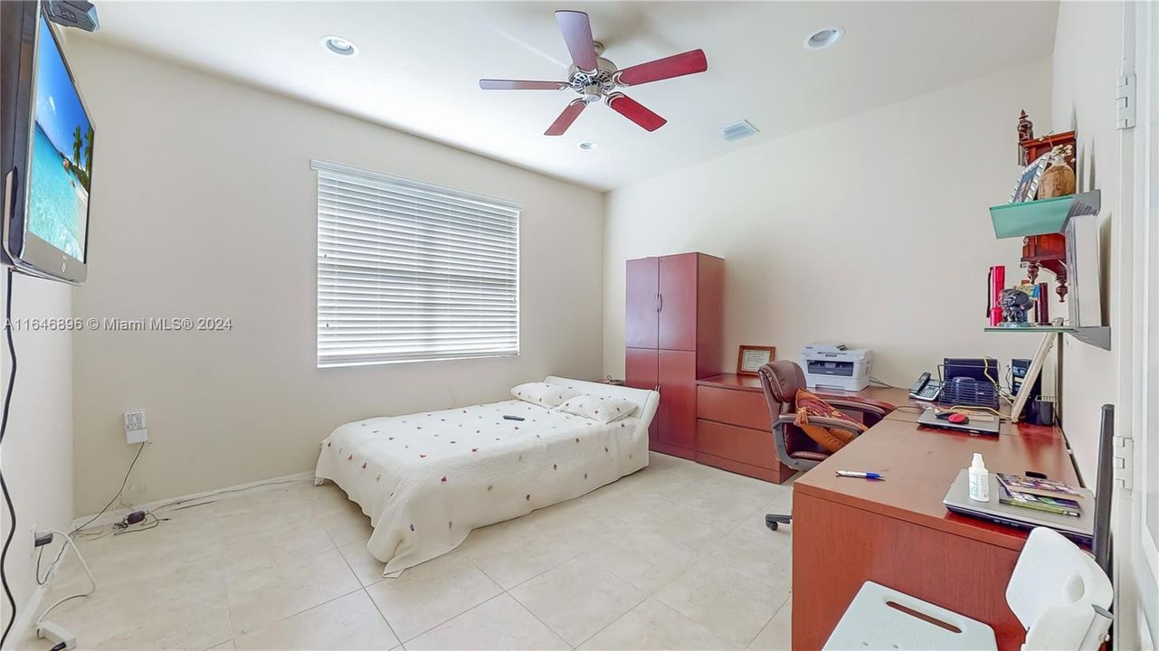 For Sale: $525,000 (3 beds, 2 baths, 2343 Square Feet)