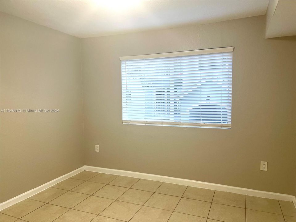 For Rent: $2,100 (2 beds, 2 baths, 895 Square Feet)