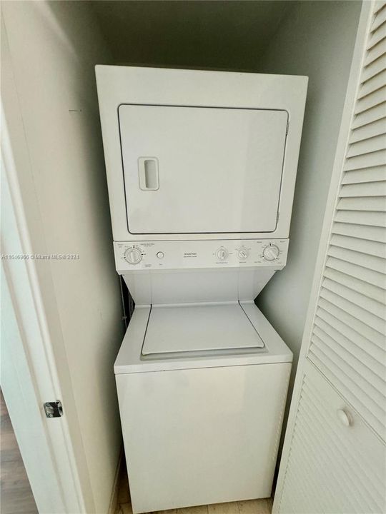 Recently Rented: $3,000 (1 beds, 1 baths, 707 Square Feet)