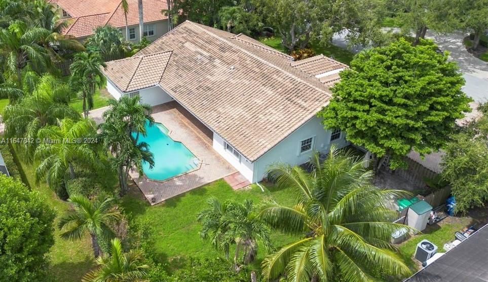 Activo con contrato: $1,495,000 (5 camas, 3 baños, 2727 Pies cuadrados)