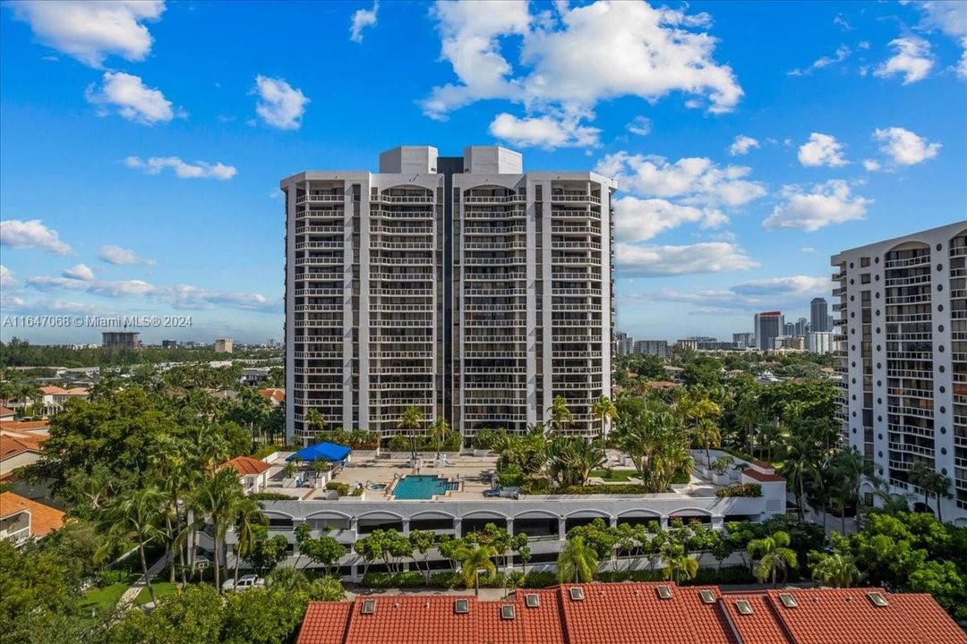 For Sale: $725,000 (3 beds, 2 baths, 1820 Square Feet)