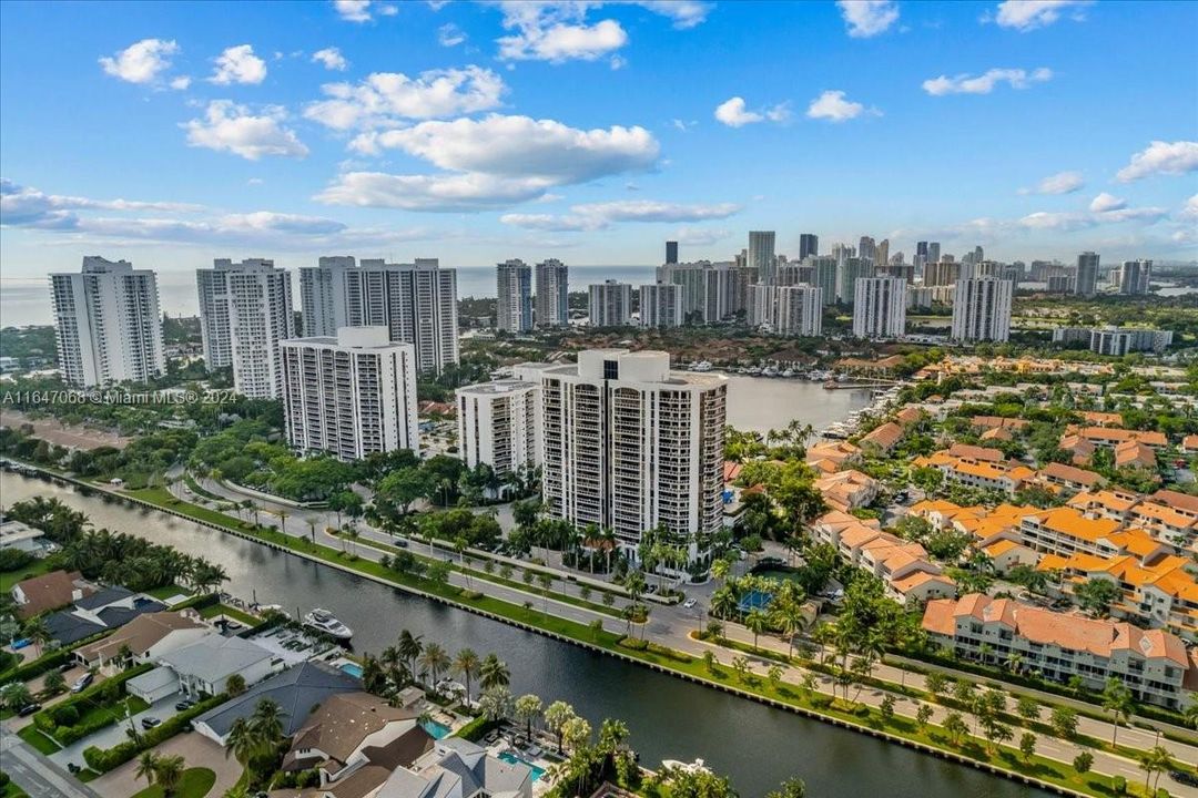 For Sale: $725,000 (3 beds, 2 baths, 1820 Square Feet)