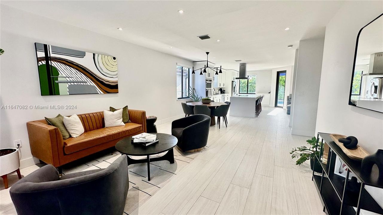 最近租的: $6,000 (4 贝兹, 3 浴室, 2376 平方英尺)