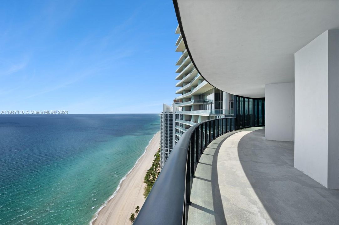 For Sale: $10,900,000 (4 beds, 5 baths, 6121 Square Feet)