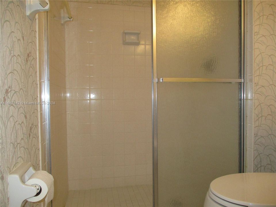 MASTER BATHROOM WITH WALK IN SHOWER