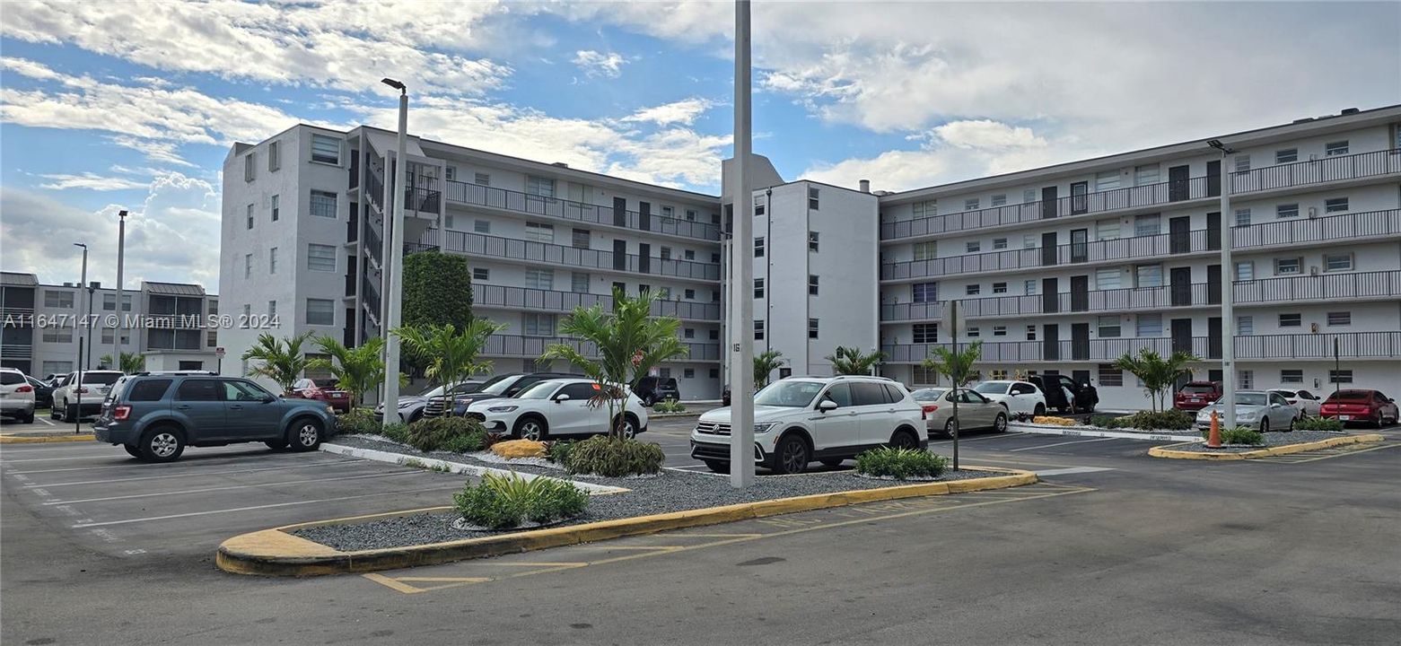 Recently Rented: $2,300 (2 beds, 2 baths, 1092 Square Feet)