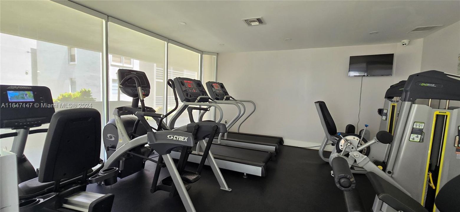 Recently Rented: $2,300 (2 beds, 2 baths, 1092 Square Feet)